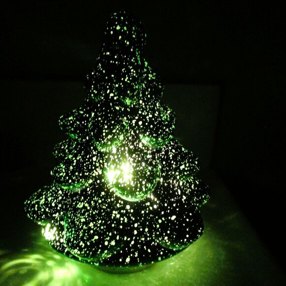 Green Metallic Ceramic Light-Up Christmas Tree OB Soen 2015 - Picture 4 of 5